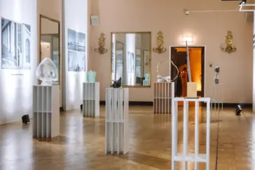 В «Метрополе» представили выставки «Архитектура движения» и «Алхимия первоэлементов»