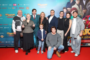 Премьера по-братски