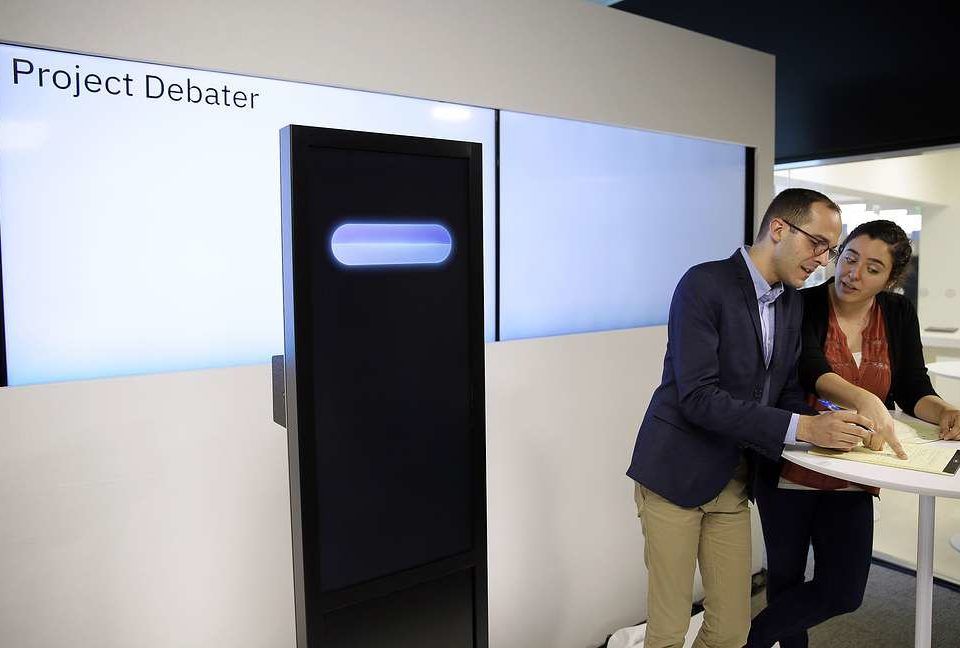 Человеку удалось победить в дебатах с искусственным интеллектом IBM