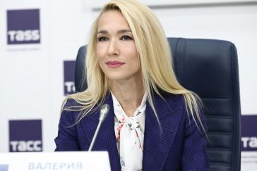 Где волны Чёрного моря встречают палитру России: платформа ХУДОЖНИКИ/ARTISTS в Геленджик