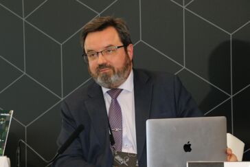 Евгений Сафронов: «Культурный человек даже кирпичи кладет ровнее»