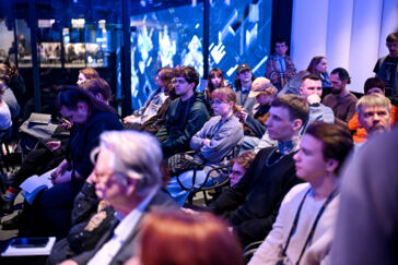 Творение записи, а не регистрация событий